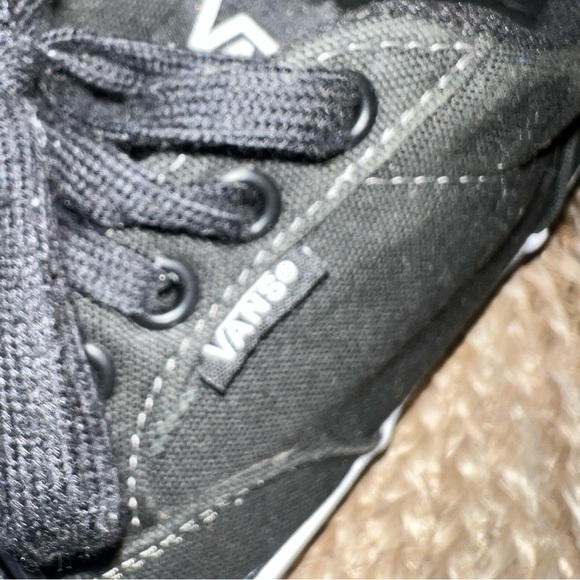 Vans Lace Up Skate Shoes - Picture 5 of 7